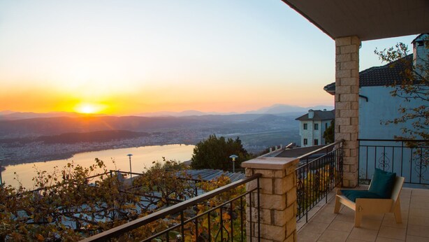 Panoramic Twin Room | Terrace/patio - 180 mountain lodge  (Ioannina)