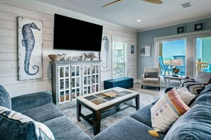 Smart TV, lettore DVD, libri, videoteca