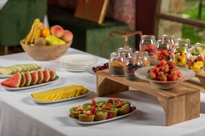 Morgenmadsbuffet hver dag (25 EUR pr. person)
