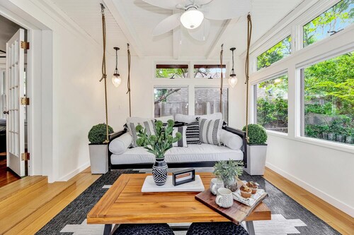 Sleepy Hollow Chateau near Old Town