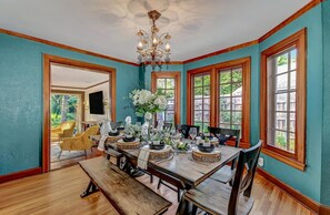 Dining - Sleepy Hollow Chateau near Old Town (Wichita)