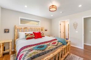 2 bedrooms, iron/ironing board, internet, bed sheets