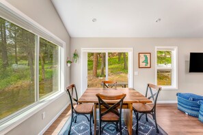 Dining - Relaxing single-level home with a patio, washer/dryer, & central AC (Lakeside)