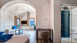 Room - VILLA MAESTRALE - Brand New Designer Villa with Jacuzzi and Water Views (Vico Equense)