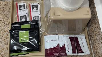 Standard Room, 2 Double Bed | Coffee and/or coffee maker