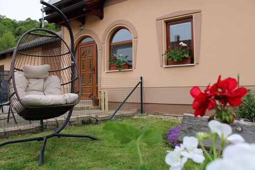 Ferienhaus in Grüner Lage, Nähe Therme