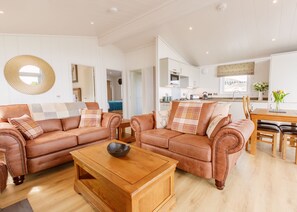 Living area - Luxury Lodge with Hot Tub & Coastal Views (St. Andrews)