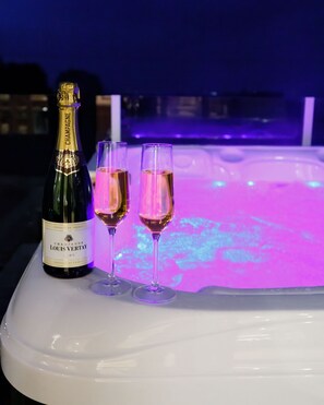 Food and drink - Luxury Lodge with Hot Tub & Coastal Views (St. Andrews)