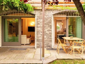 Outdoor dining - Luxury House by Interhome (Colico)
