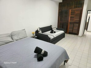 2 bedrooms, in-room safe, desk, iron/ironing board