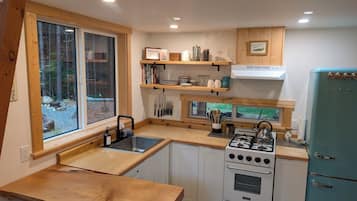 Kühlschrank, Ofen, Herdplatte, Geschirrspüler