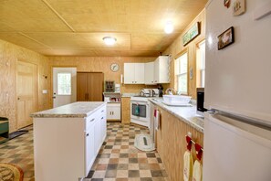 Fridge, microwave, stovetop, coffee/tea maker - Pet-Friendly Cook Vacation Rental on Battle Lake! (Cook)