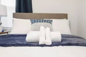6 habitaciones, tabla de planchar con plancha, wifi y ropa de cama
