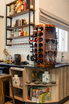 43-inch Smart TV with satellite channels, TV, printers - Liam Victoria Falls (Victoria Falls)