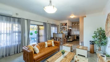 43-Zoll-Smart-TV mit Satellitenempfang, Fernseher, Drucker