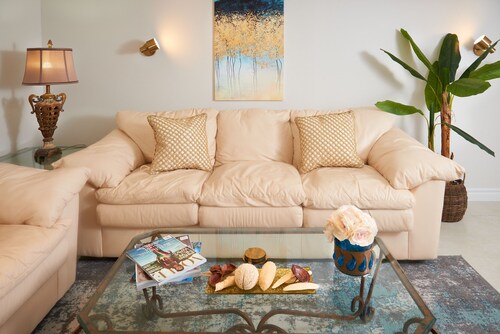 New modern basement suite - private entrance & parking