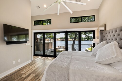 LUXURIOUS WATERFRONT home ON Lake  LBJ...FAVORITE to many!
Book NOW for summer