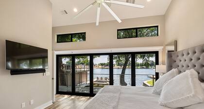 LUXURIOUS WATERFRONT home ON Lake LBJ...FAVORITE to many!
Book NOW for summer