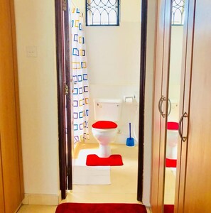 Bruser, bidet, håndklæder, Sæbe