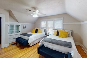 4 bedrooms, iron/ironing board, WiFi, bed sheets