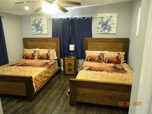 1 camera, una scrivania, ferro/asse da stiro, Wi-Fi gratuito