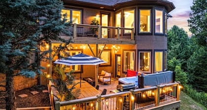 Sleeps 20, Game Rm, Movie theatre, Sauna, Firepit, Hot tub & More