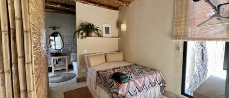 1 chambre, fer et planche à repasser, lit de bébé portatif, Wi-Fi