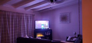 Living area - Overflow Overland Peaceful Home w/Washer + Kitchen (Overland Park)