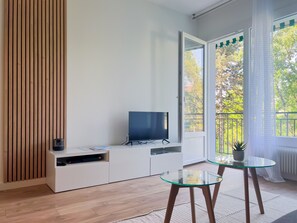 TV