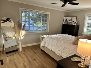 3 Schlafzimmer, Schreibtisch, Bügeleisen/Bügelbrett, WLAN