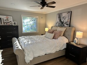 3 bedrooms, desk, iron/ironing board, WiFi