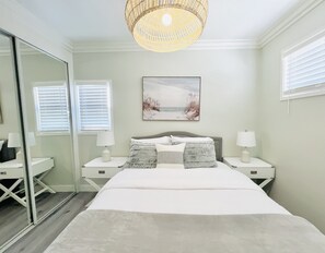 2 bedrooms, iron/ironing board, WiFi, bed sheets