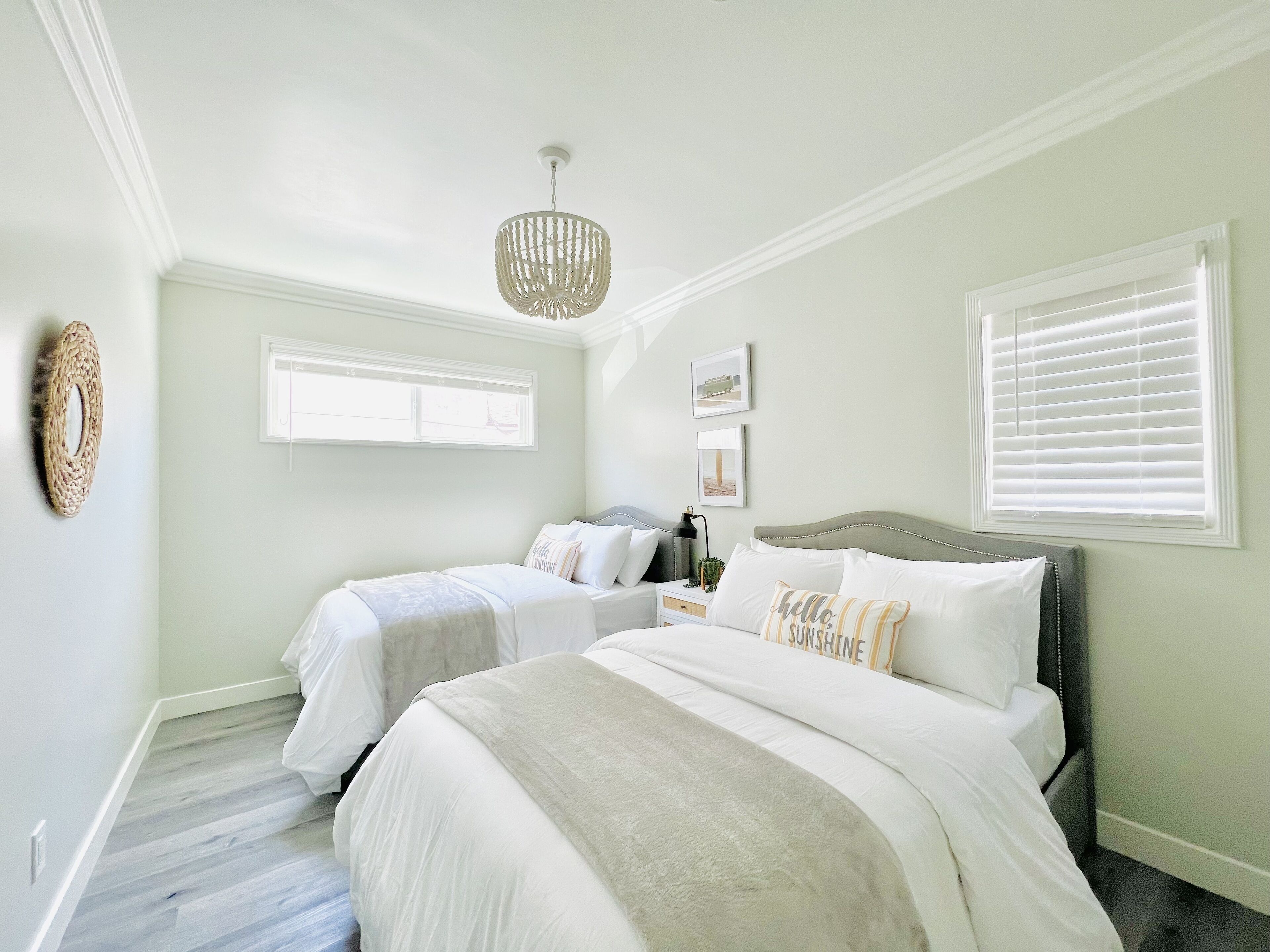 2 habitaciones, tabla de planchar con plancha, wifi y ropa de cama 