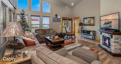 The Cowskin Cabin & Bunkhouse - Lakeview Getaway on 1/2 acre