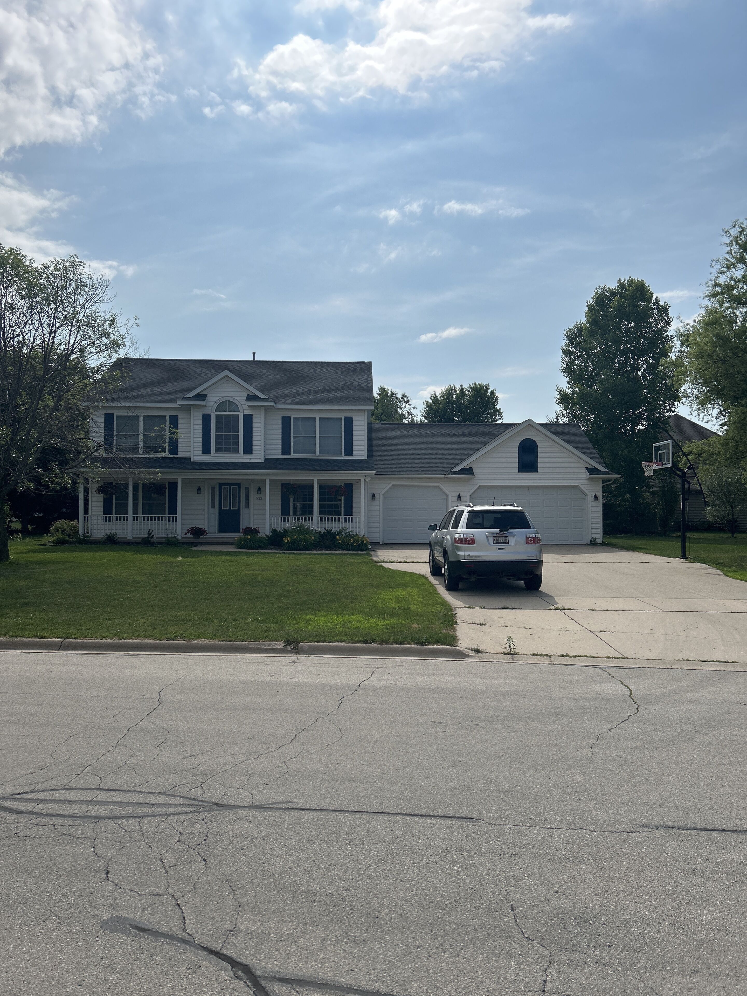 4 Bedroom / 3.5 Bathroom House - 18 minutes from Lambeau. No pets. 