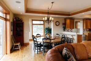 Interior - Scenic Mountain Retreat in Fraser (Granby)