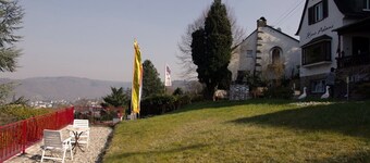 Haus Adams - Guesthouse with outstanding view on the river rhine, cosy, quiet