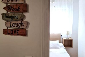 1 chambre, fer et planche à repasser, Wi-Fi, draps fournis