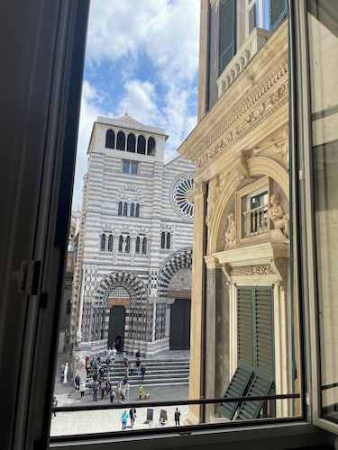 Happy Family Apartments Cathedral