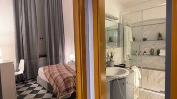 Family Apartment | 3 bedrooms, down comforters, pillowtop beds, desk