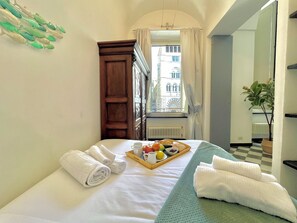 Apartamento familiar | 3 dormitorios, edredones de plumas, colchones con acolchado adicional