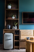 Caja de seguridad en la habitación, cortinas blackout y wifi gratis 