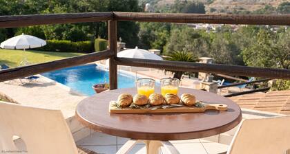 Villa Louna, Letymbou - a private villa that sleeps 8 guests in 4 bedrooms