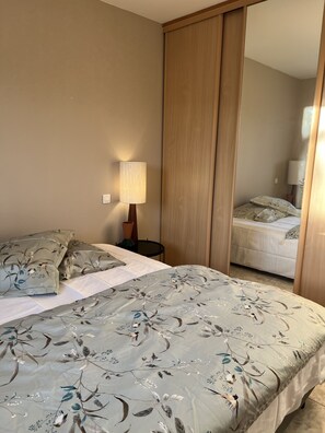 3 Schlafzimmer, Bügeleisen/Bügelbrett, WLAN, Bettwäsche