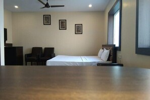 Deluxe Room | 1 bedroom, free WiFi