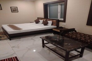 Superior Room | 1 bedroom, free WiFi - Hotel HMS Palace (Golmuri)