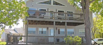 Enjoy a spectacular view of the St. Lawrence River from the Owner’s Apartment.