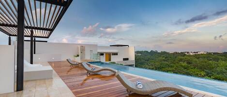 Kolam renang outdoor