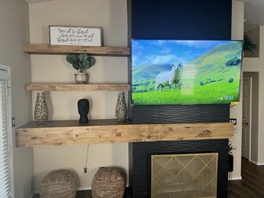 Interior - Major Oasis!! Pool !! 3bed 2 bath !! (North Las Vegas)