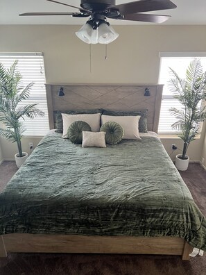 3 bedrooms, iron/ironing board, WiFi, bed sheets - Major Oasis!! Pool !! 3bed 2 bath !! (North Las Vegas)